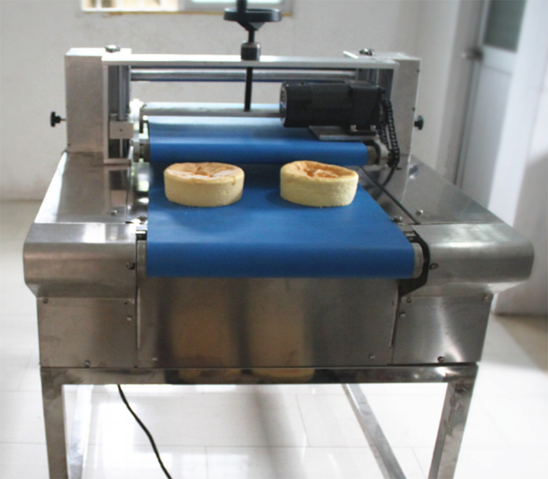 cake slicing machine